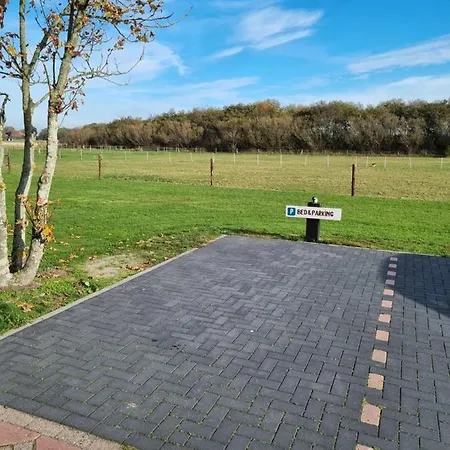 Wulpenweid Bed & Parking Den Burg