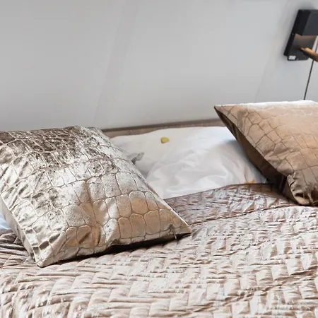 Gasthuis Wulpenweid Bed&parking 4*